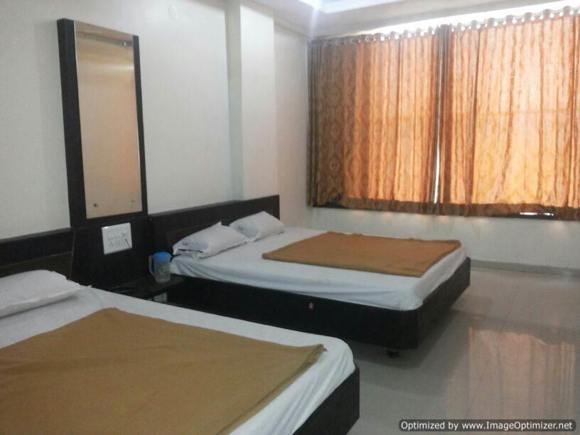 Hotel Sai Galaxy Inn Shirdi Δωμάτιο φωτογραφία