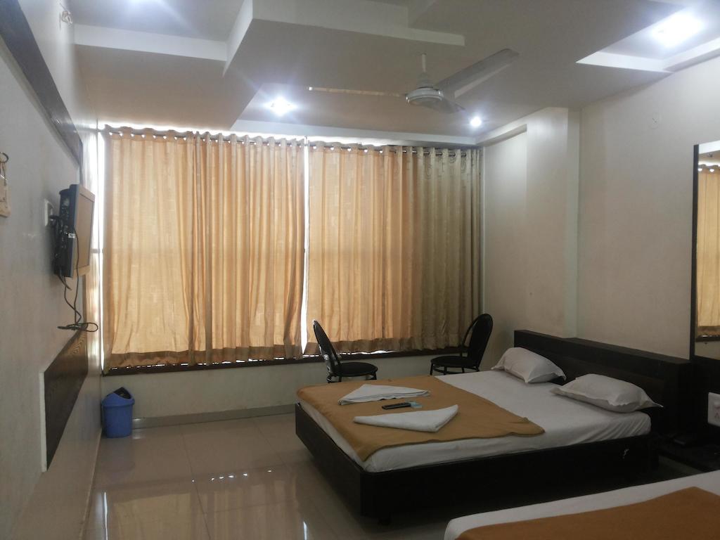 Hotel Sai Galaxy Inn Shirdi Εξωτερικό φωτογραφία
