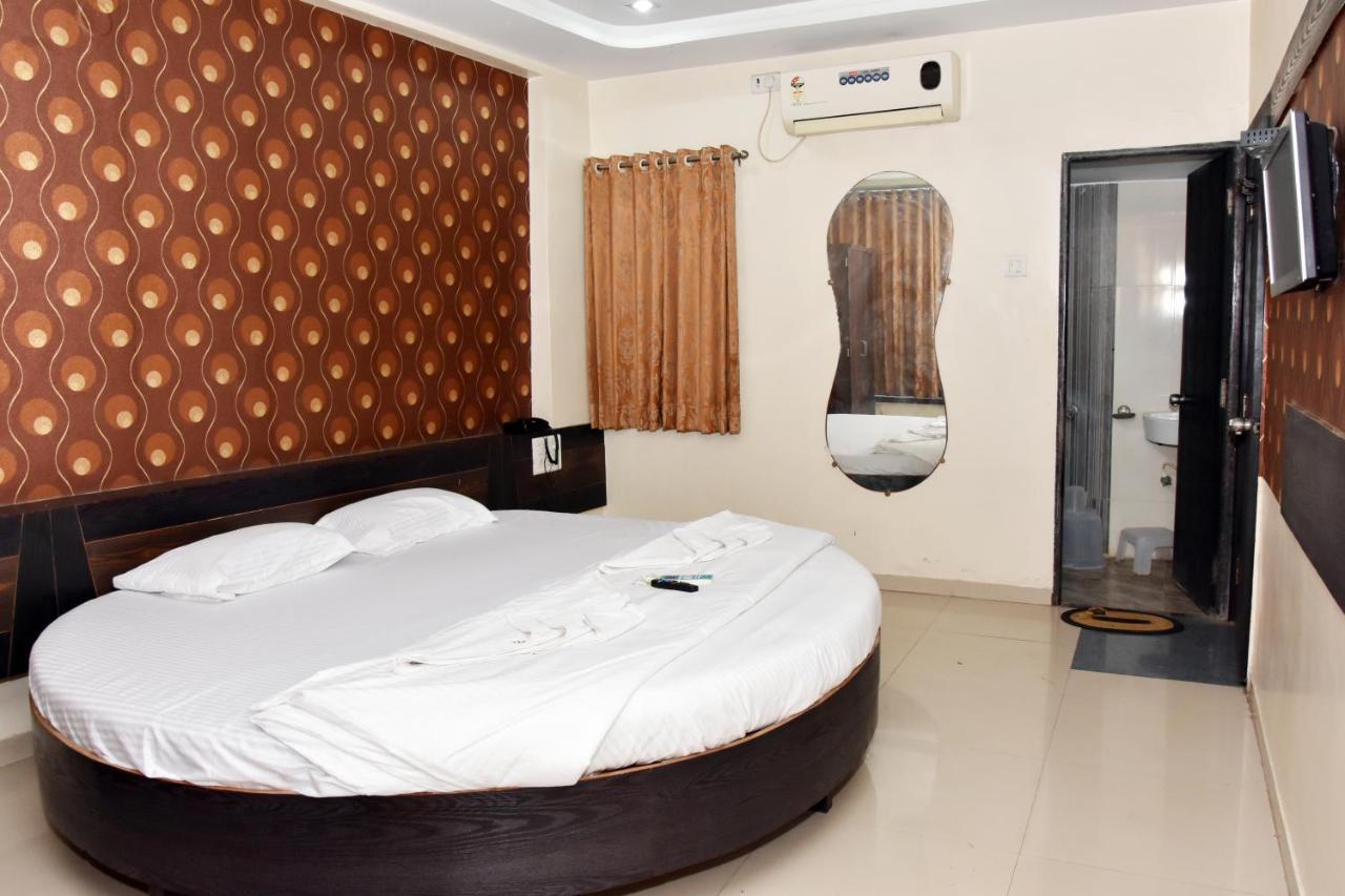 Hotel Sai Galaxy Inn Shirdi Εξωτερικό φωτογραφία